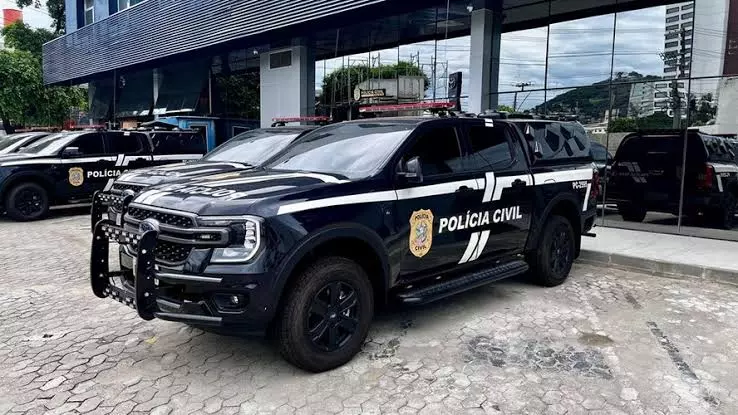 Adolescente de 15 anos mata a facadas irmão de sete